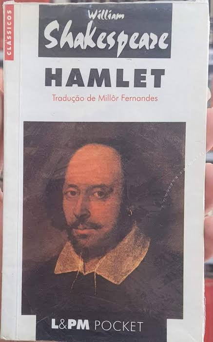 O tema do Livro que apoia o #desafio de hoje é:
49- Fale sobre um livro que seja peça teatral.

Gosto bastante desse livro, principalmente na tradução de Millôr Fernandes. Ele mantém o humor de Shakespeare e uma linguagem próxima, porque na época o dramaturgo não era elitista como dão a entender as traduções atuais. 
Dia desses recomendei a versão quadrinhos desse livro para um aluno que adorou.

#Link365TemasLivros