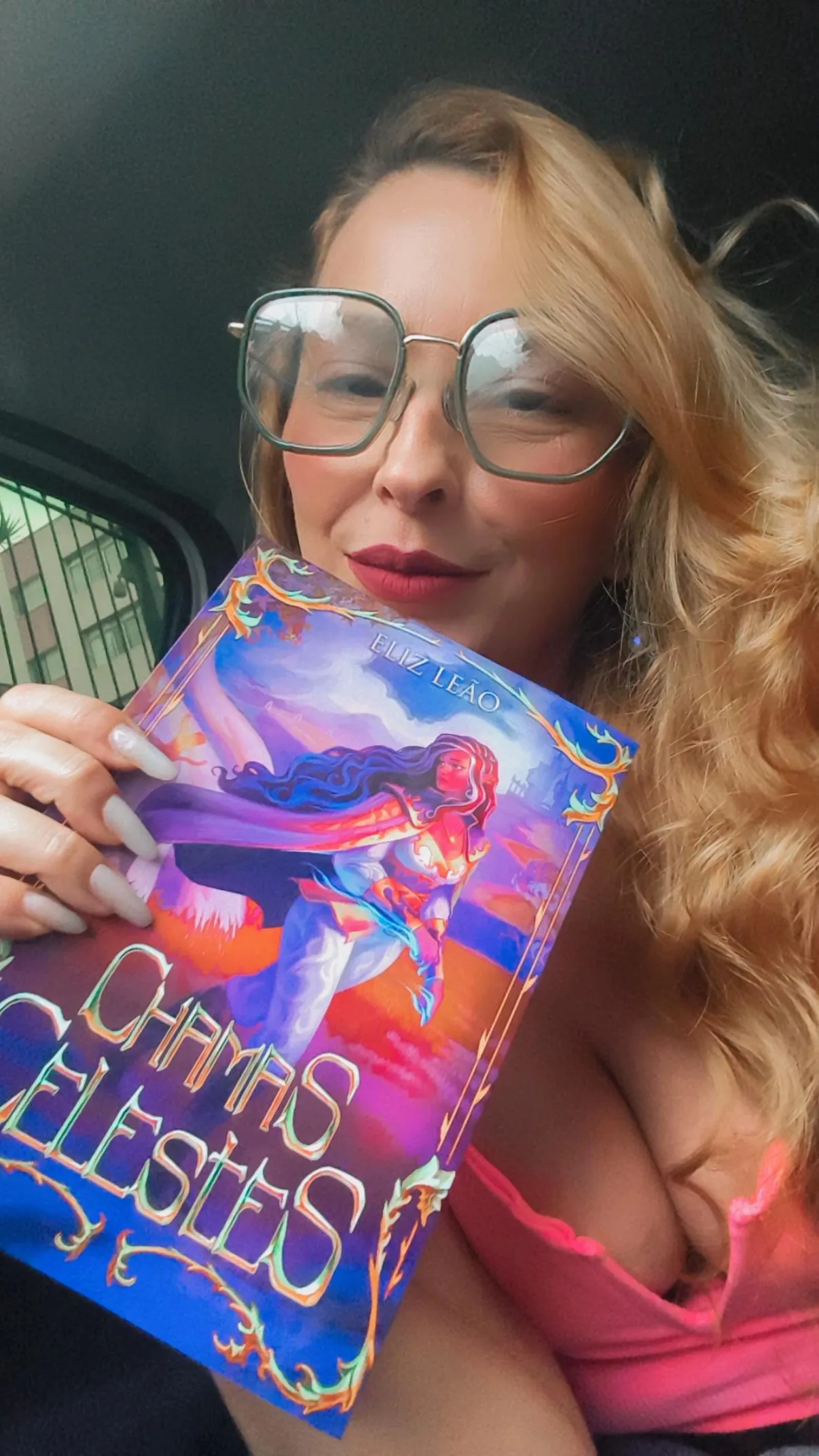 Alegria tem cheiro, tem textura, tem letras e tem muito amor envolvido 💕

https://www.threads.com/@eliz_leao_escritora/post/DSdZwBhklUg