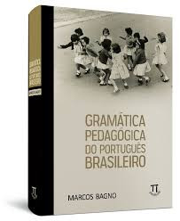 O tema do Livro que apoia o #desafio de hoje é:
58 - Fale sobre um bom livro didático.

Acho que podemos considerar gramáticas como livros didáticos e essa, especificamente, por ser pedagógica, mais ainda.
Já gostava do Bagno por ter lido "Preconceito Linguístico" na faculdade e comprei esse calhamaço na Feira do Livro de Porto Alegre. Fiquei realmente encantada e li como se fosse um livro de literatura, de cabo a rabo, de tão bem escrita e até ilustrada com fotos em preto e branco da construção de Brasília.
Ganhei a versão de bolso, autografada, de uma amiga, para consulta. Mas o livrão é meu xodó (e isso, inclusive, me lembra que está emprestado com uma colega 🙄).

#Link365TemasLivros