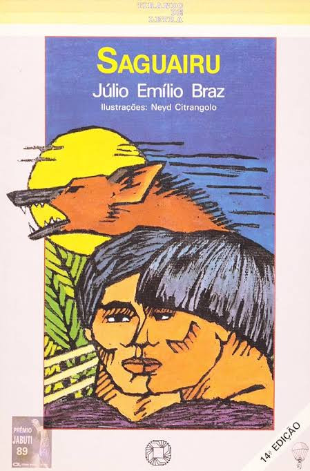 O tema do Livro que apoia o #desafio de hoje é:
62 - Fale sobre um livro que a história principal se passa numa floresta.
 Saguairu é um livro infantojuvenil que conta a história de um indígena aculturado que persegue e caça um lobo guará. O animal está em extinção e é tido como o último de sua espécie, mas os fazendeiros da região o odeiam porque ele se alimenta dos animais que eles criam. Então oferecem um bom dinheiro a quem matar Saguairu, o lobo guará.
É uma narrativa muito intimista, que se desenvolve basicamente na mente do caçador e na relação dele com a caça. Acho um tema sensível muito bem tratado. Foi um livro que li na adolescência, que tenho até hoje e que me marcou muito. 

#Link365TemasLivros