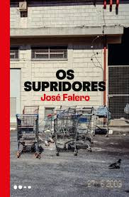 O tema do Livro que apoia o #desafio de hoje é:
114 - Fale sobre um livro que tem sotaques!

Este livro tem o meu sotaque: sotaque porto-alegrense. Do Falero só não li Vera, o último, mas ganhei de aniversário e já está na minha prateleira. Prefiro este autor nos contos e crônicas, mas claro que é impossível negar que este romance tem um imenso valor na literatura brasileira contemporânea, especialmente na literatura marginal. Curiosidade que eu já devo ter comentado: José Falero estudou na escola onde hoje dou aula, na periferia de Porto Alegre, bairro Lomba do Pinheiro (para onde me mudei recentemente).

#Link365TemasLivros