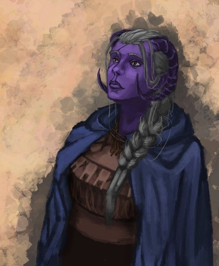 #Desafio dos 365 dias, dia 09:

Rovinne Frenzi é uma tocada-pelos-planos (ou, simplesmente, tocada). Esse é o nome que dão aos que têm sangue infernal ou celestial correndo nas veias. O tratamento que recebem esses dois tipos de tocados é muito diferente, e ela sempre agradeceu a sorte de ter chifres, não asas. Assim ela e seu irmão, Mordai, não foram transformados em oráculos em templos ou forçados a uma vida de paladinos.

Mas isso significou uma vida de desconfiança e preconceito. Com a morte de sua mãe, ela e seu irmão se separaram. Ele se embrenhou em florestas mundo afora. Ela resolveu usar sua agilidade e inteligência - além de seu desprezo pela gendarmeria - para criar uma carreira como gatuna.

Ela bateu carteiras, abriu fechaduras, subtraiu itens e libertou prisioneiros até se tornar notória e altamente requisitada pela Cozinha, uma das maiores organizações criminosas do país. Mas ela nunca quis se afiliar, para Rovinne, a confiança entre ladrões bastava.

Mas um dia ela bateu a carteira da paladina errada, e sua vida virou de cabeça para baixo. Em pouco tempo ela assumiu um novo nome, Sorte, e partiu para a pequena cidade de Seme, sem saber que uma aventura a esperava...