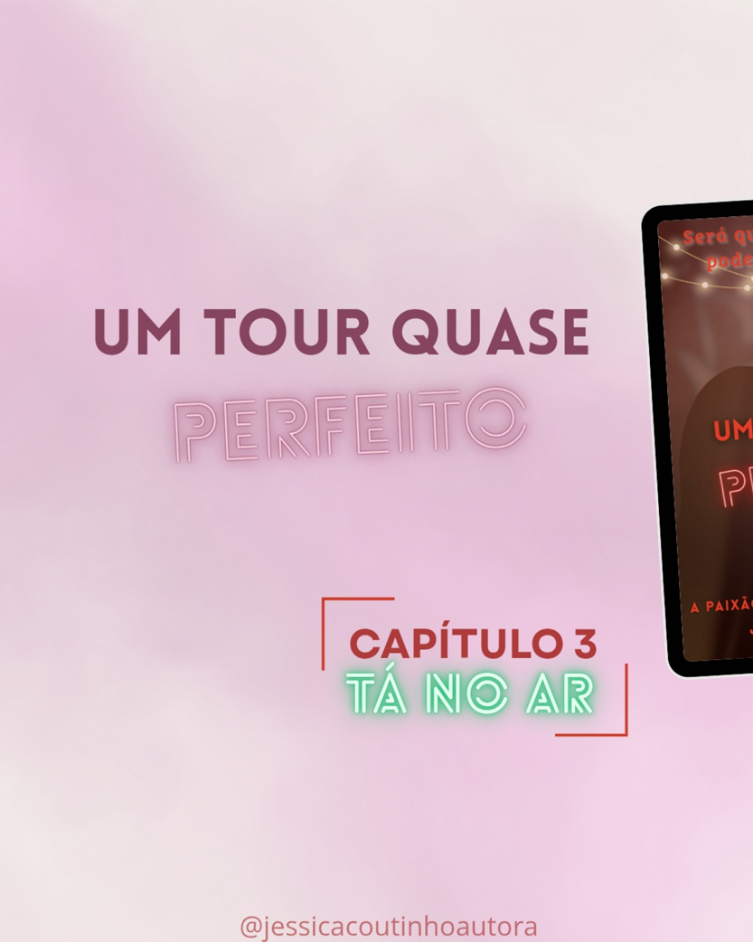Ela chegou sorrindo… mas algo em seu olhar me fez querer levantar barreiras.
Com o coração acelerado e uma máscara de alegria no rosto, me vi diante dela — a garota que pode virar meu mundo de cabeça pra baixo.

💥 O Capítulo 3 de Um Tour Quase Perfeito já está no ar!
Prepare-se para encontros que escondem mais do que parecem…